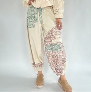 POL Floral Patchwork Oversized Jogger Pants Size M
